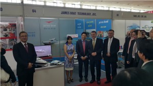 The Minister of Foreign Affairs of the Czech Republic visit the booth of James Boat Technology JSC