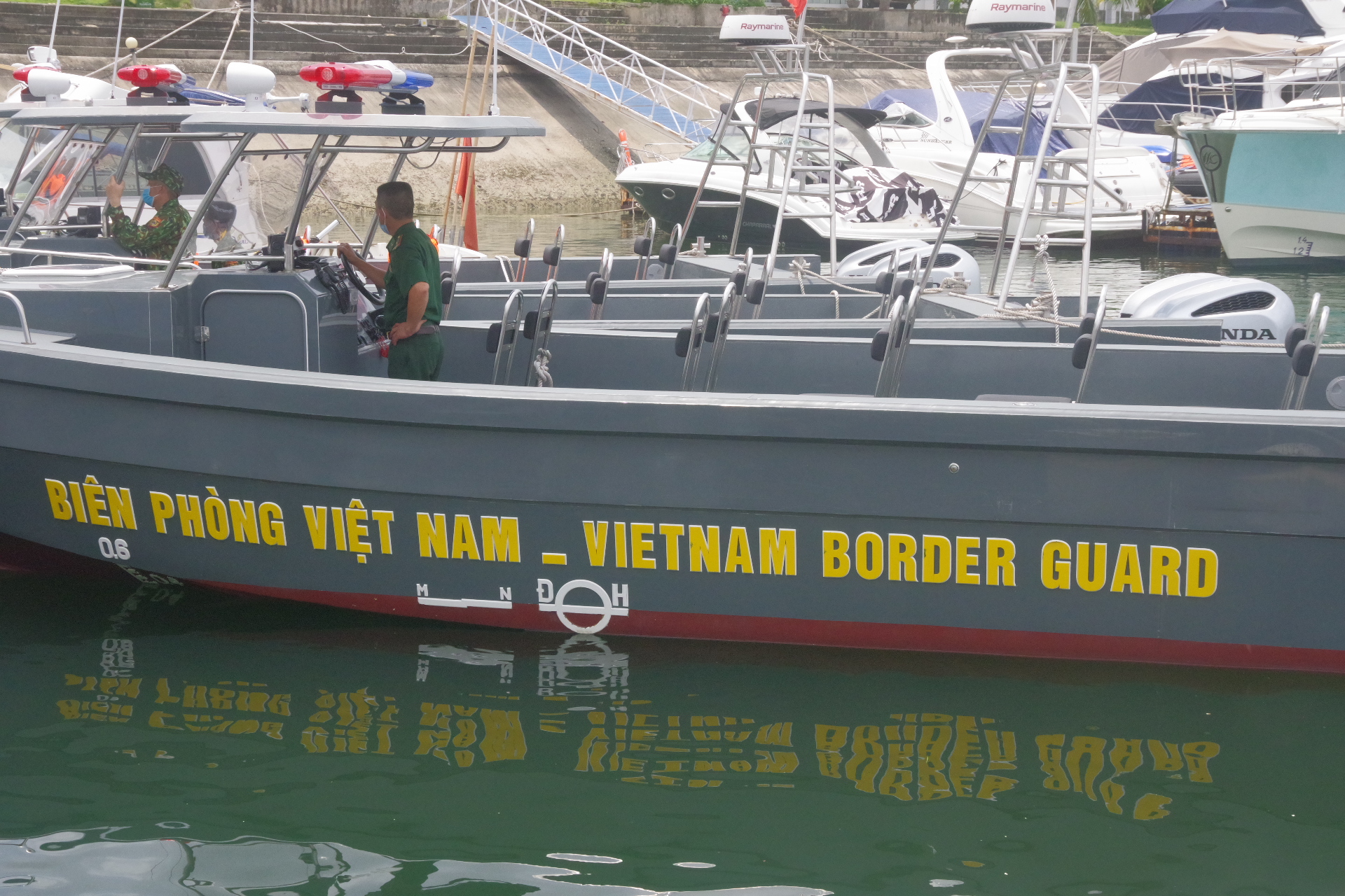 Bàn giao 04 tàu tuần tra RIB 35 cho Bộ chỉ huy Bộ Đội Biên Phòng tỉnh Quảng Ninh.
